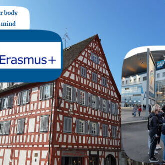 Ein traditionelles Fachwerkhaus und eine Gruppe vor der SAP Arena symbolisieren den kulturellen Austausch mit Erasmus+.